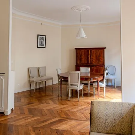 Very Nice And Spacious Apt In The Marais Apartman *